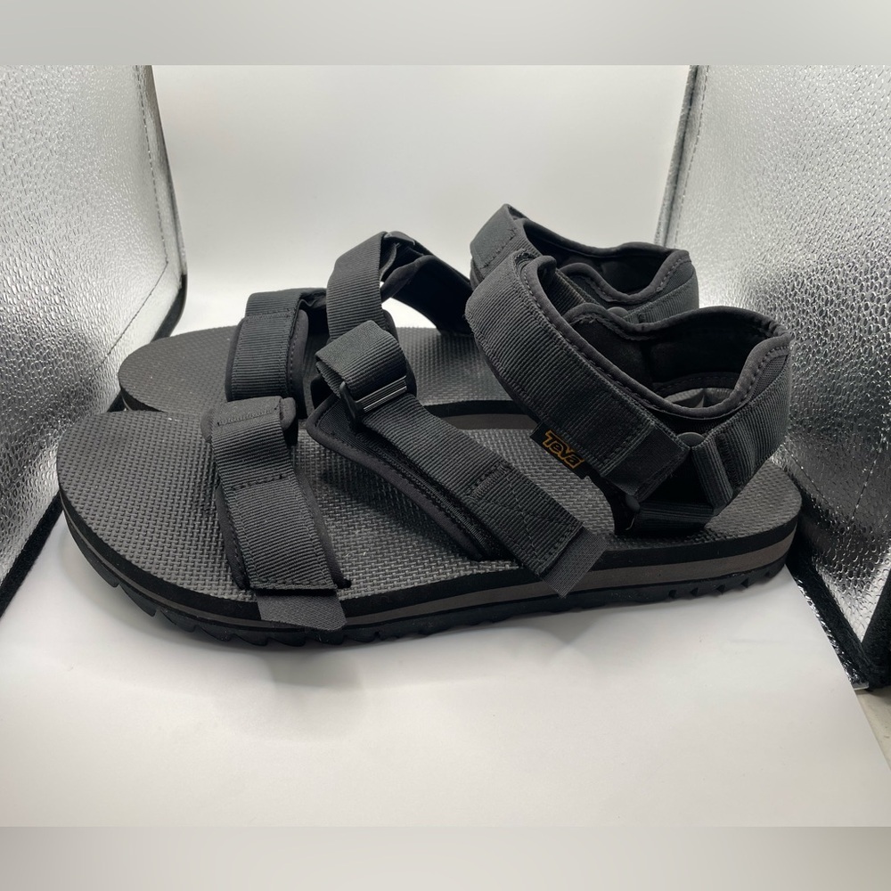 Teva Cross strap trail mens black sandals size 11